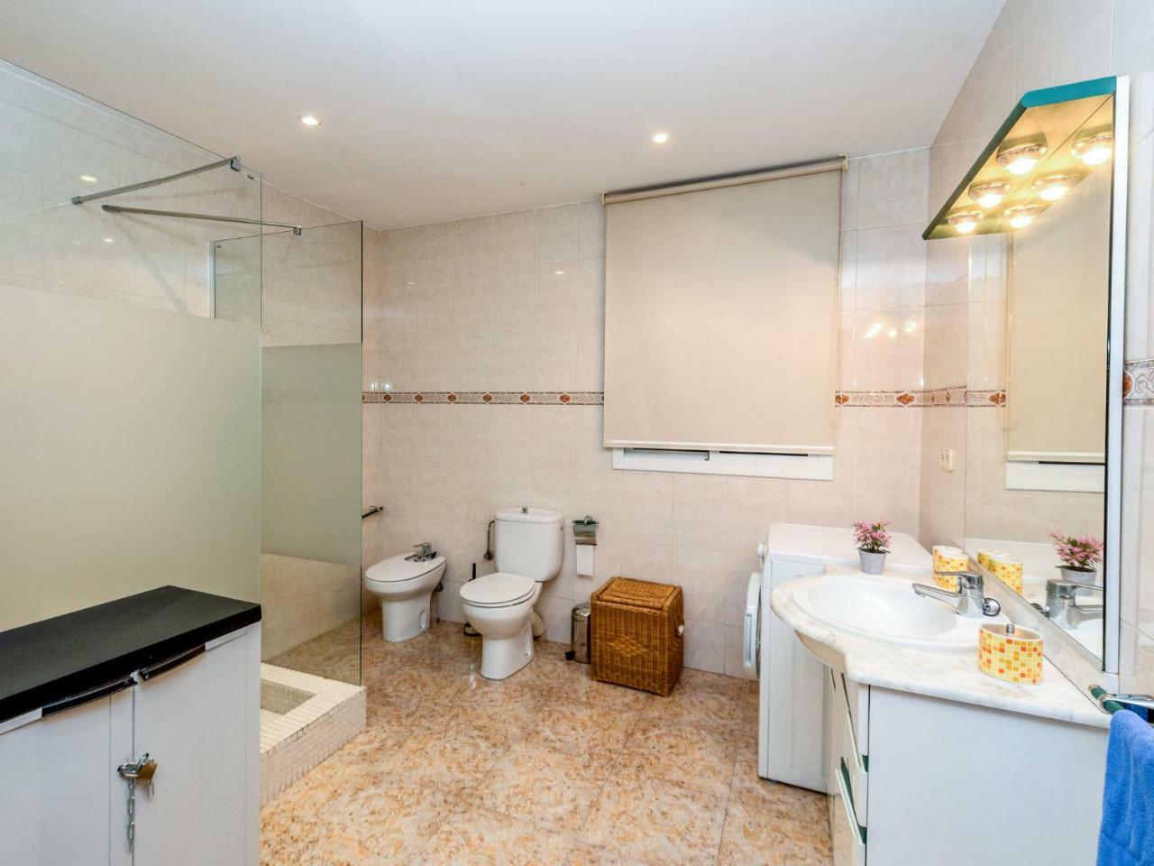 Apartment Camp Nou- Travessera De Les Corts By Interhome Barcelona Exterior photo